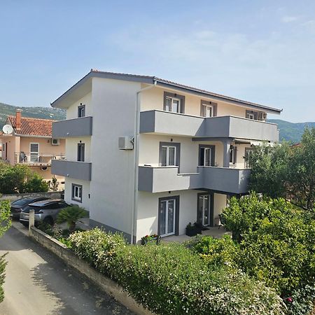 Apartmani Dianna Kaštela Buitenkant foto