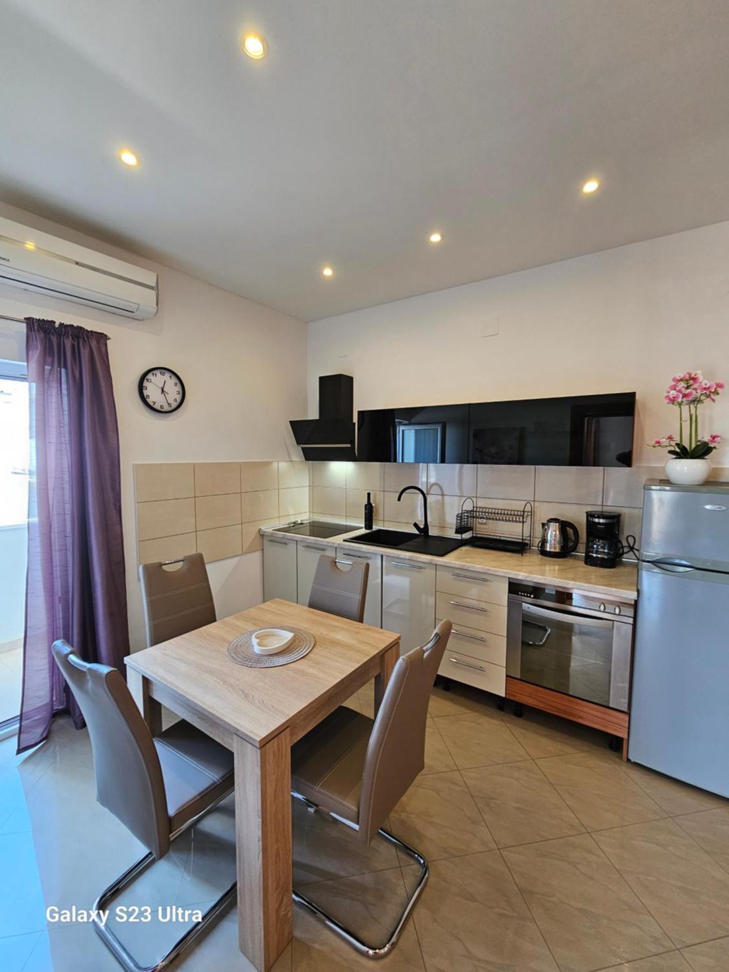 Apartmani Dianna Kaštela Buitenkant foto